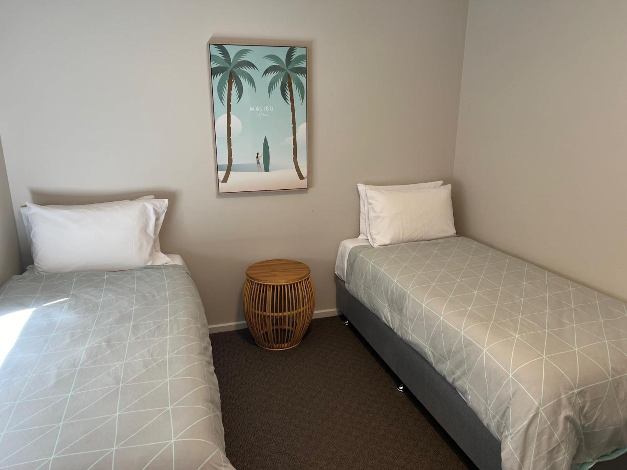 Guichen 3 - Wi-fi Pets Welcome Outside Robe